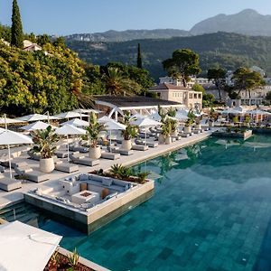 Lazure Hotel & Marina